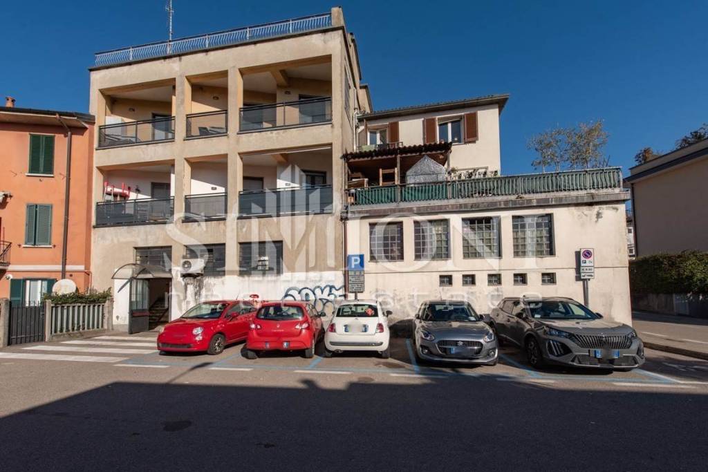 monolocale in vendita a Varese in zona Casbeno