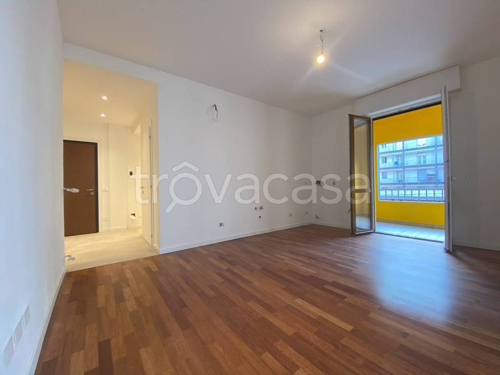 appartamento in vendita a Varese in zona Brunella