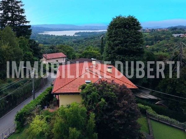 casa indipendente in vendita a Varese in zona Viale Europa