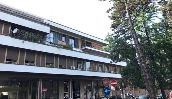 appartamento in vendita a Varese in zona Brunella