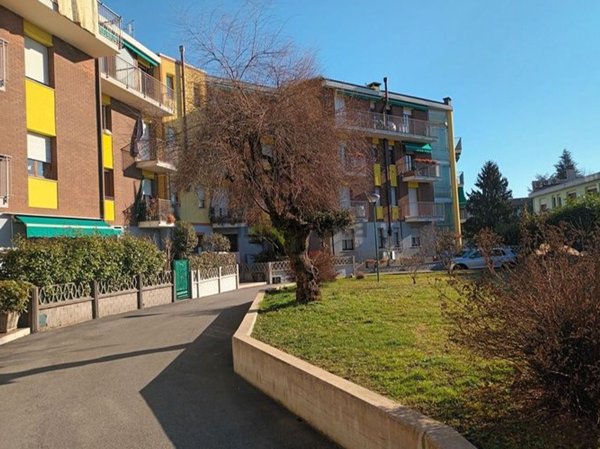 appartamento in vendita a Varese in zona Viale Borri