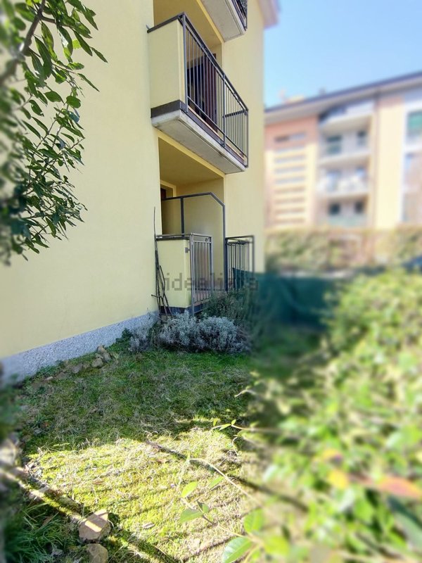 appartamento in vendita a Varese in zona Viale Aguggiari