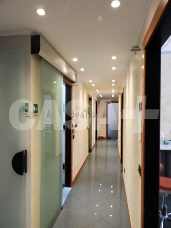 appartamento in vendita a Varese in zona Centro Città