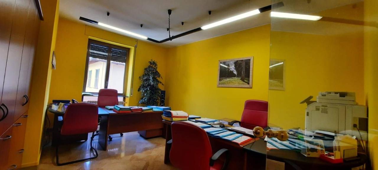 appartamento in vendita a Varese in zona Biumo