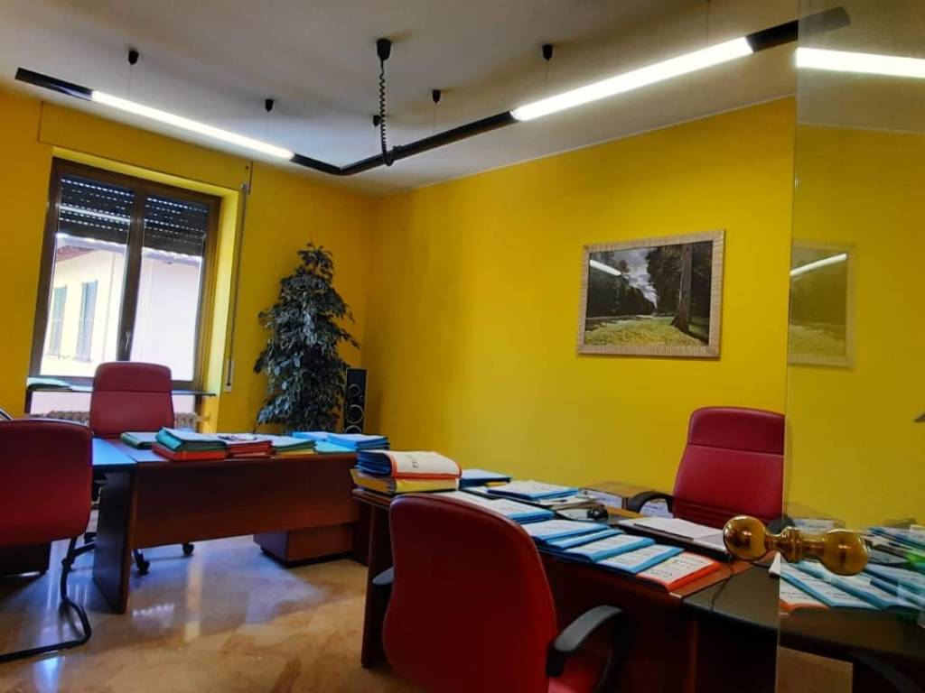 appartamento in vendita a Varese in zona Biumo