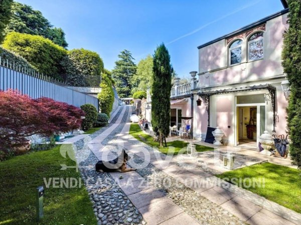 casa indipendente in vendita a Varese in zona Biumo
