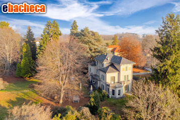 casa indipendente in vendita a Varese in zona Centro Città