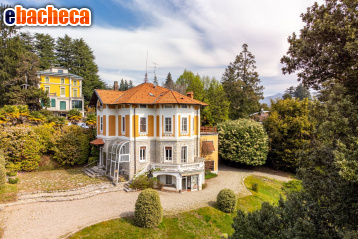 casa indipendente in vendita a Varese in zona Centro Città