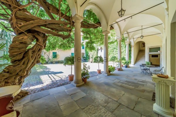 esavano in vendita a Varese in zona Campo dei Fiori