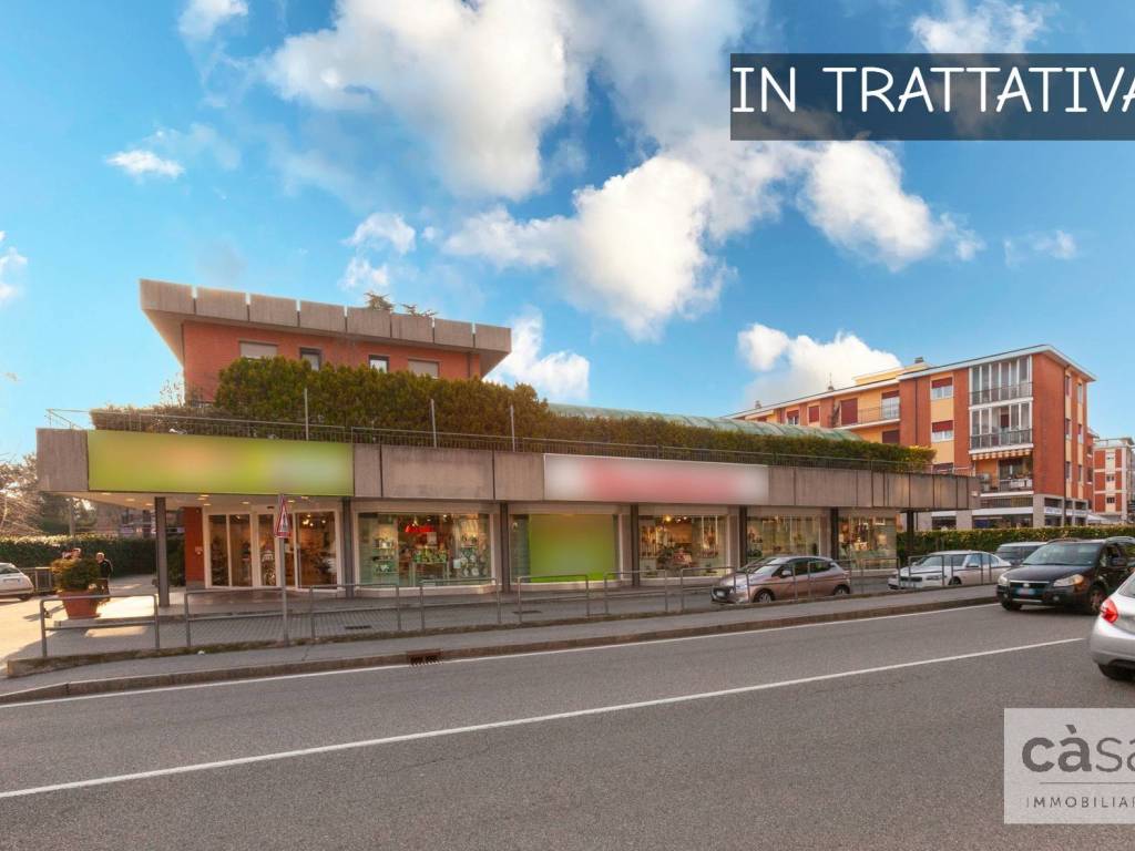 locale commerciale in vendita a Varese in zona Viale Borri