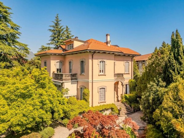 appartamento in vendita a Varese in zona Giubiano