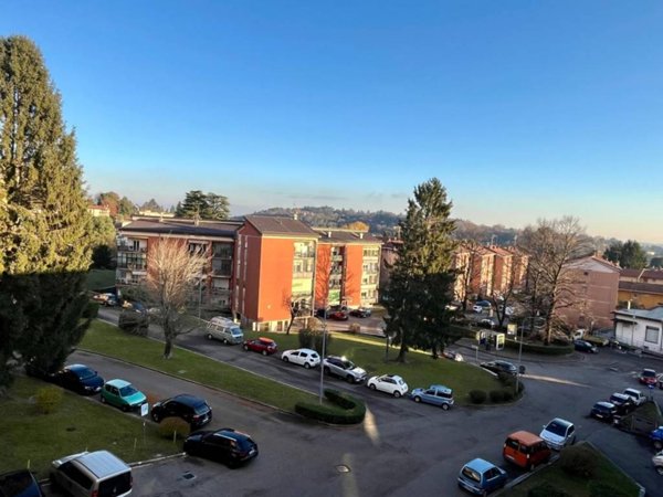 appartamento in vendita a Varese in zona Avigno