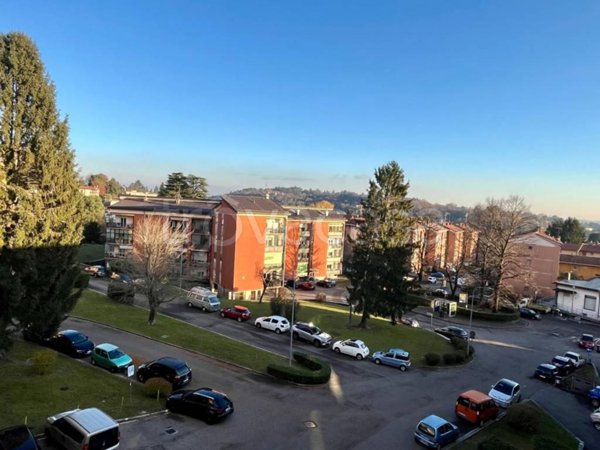 appartamento in vendita a Varese in zona Avigno