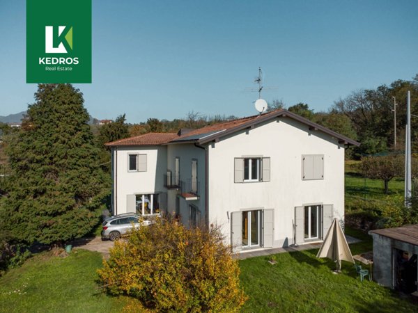 casa indipendente in vendita a Varese in zona Cartabbia