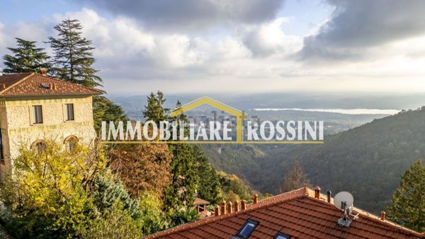 appartamento in vendita a Varese in zona Santa Maria del Monte