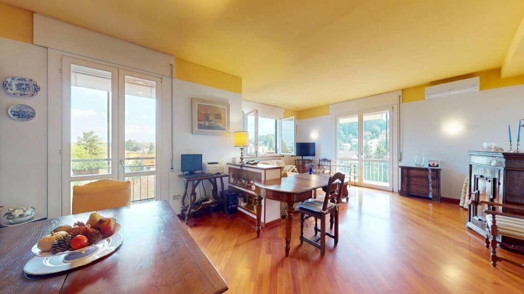 appartamento in vendita a Varese in zona Centro Città