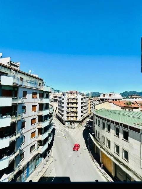 appartamento in vendita a Varese in zona Bosto