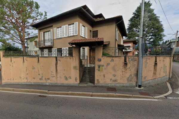appartamento in vendita a Varese in zona Casbeno