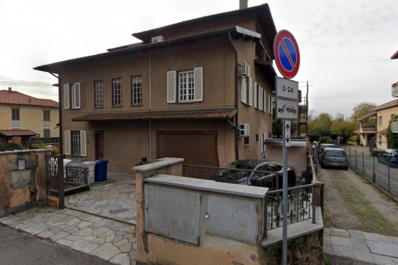 appartamento in vendita a Varese in zona Casbeno