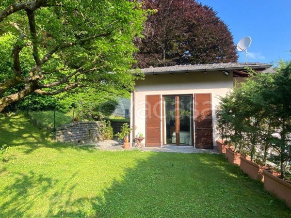 casa indipendente in vendita a Varese in zona Bosto