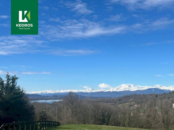 casa indipendente in vendita a Varese