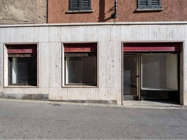 appartamento in vendita a Varese in zona Biumo