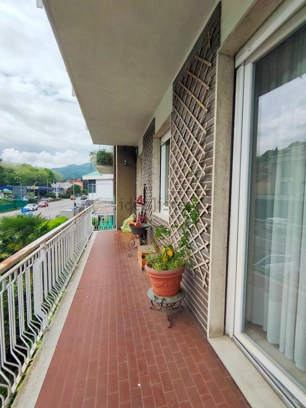 appartamento in vendita a Varese in zona Viale Aguggiari