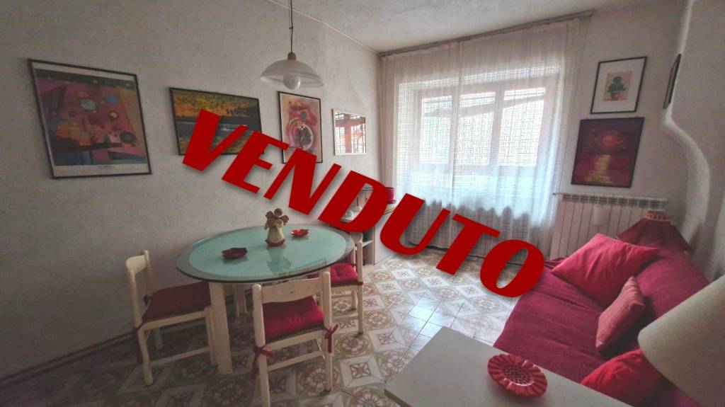 appartamento in vendita a Varese in zona Biumo