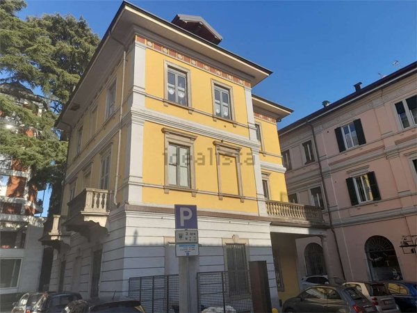 appartamento in vendita a Varese in zona Centro Città