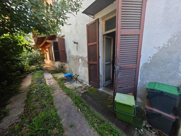 casale in vendita a Varese in zona Cartabbia