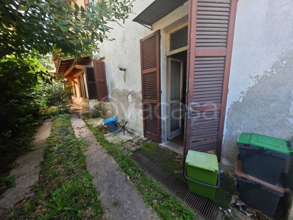casale in vendita a Varese in zona Cartabbia