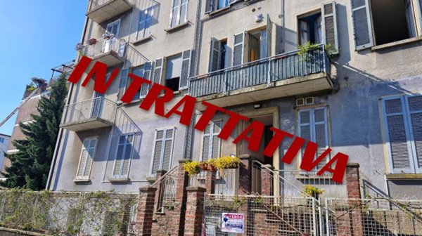 appartamento in vendita a Varese in zona Biumo