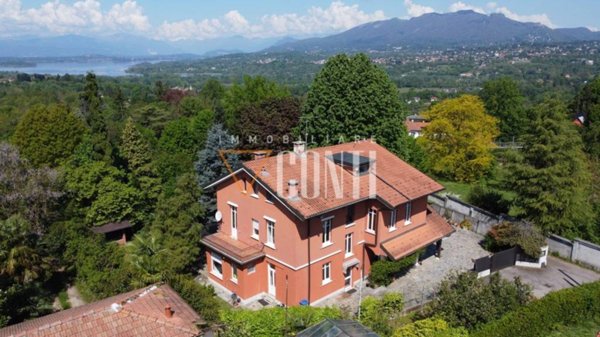 casa indipendente in vendita a Varese in zona Bosto