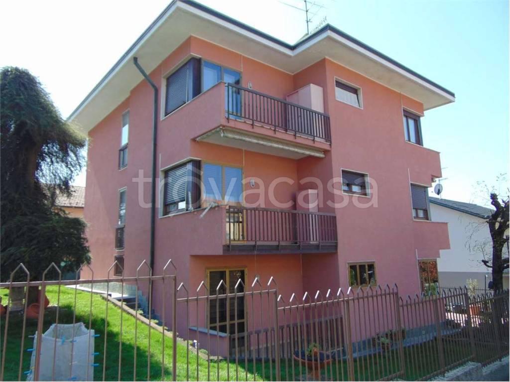 appartamento in vendita a Varese in zona Bobbiate