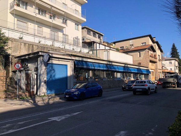 negozio in vendita a Varese in zona Biumo