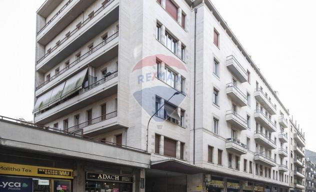 appartamento in vendita a Varese in zona Centro Città