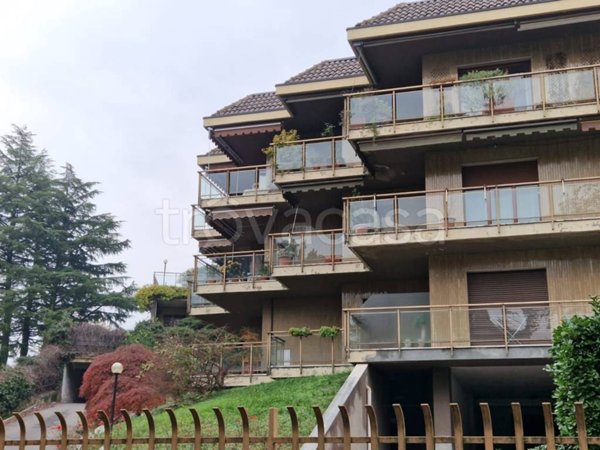 appartamento in vendita a Varese in zona Bosto