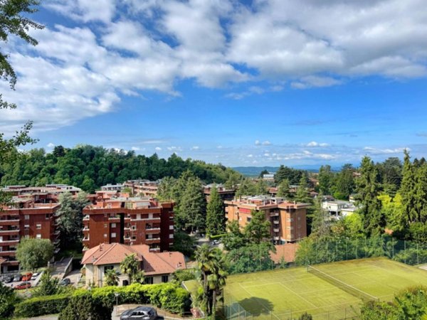 appartamento in vendita a Varese in zona Biumo