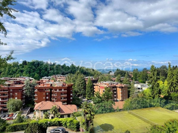 appartamento in vendita a Varese in zona Biumo