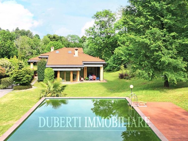 casa indipendente in vendita a Varese in zona Capolago