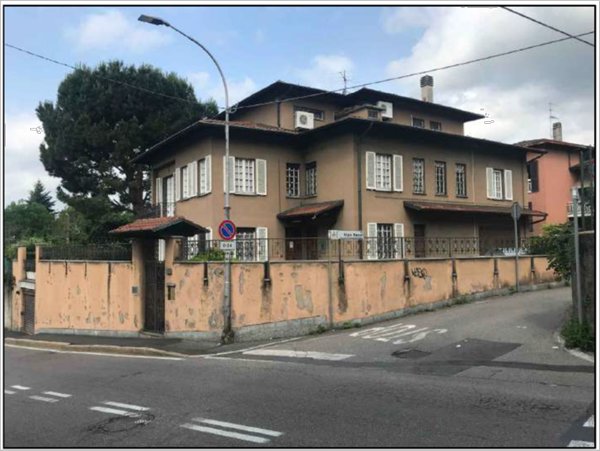 appartamento in vendita a Varese in zona Centro Città