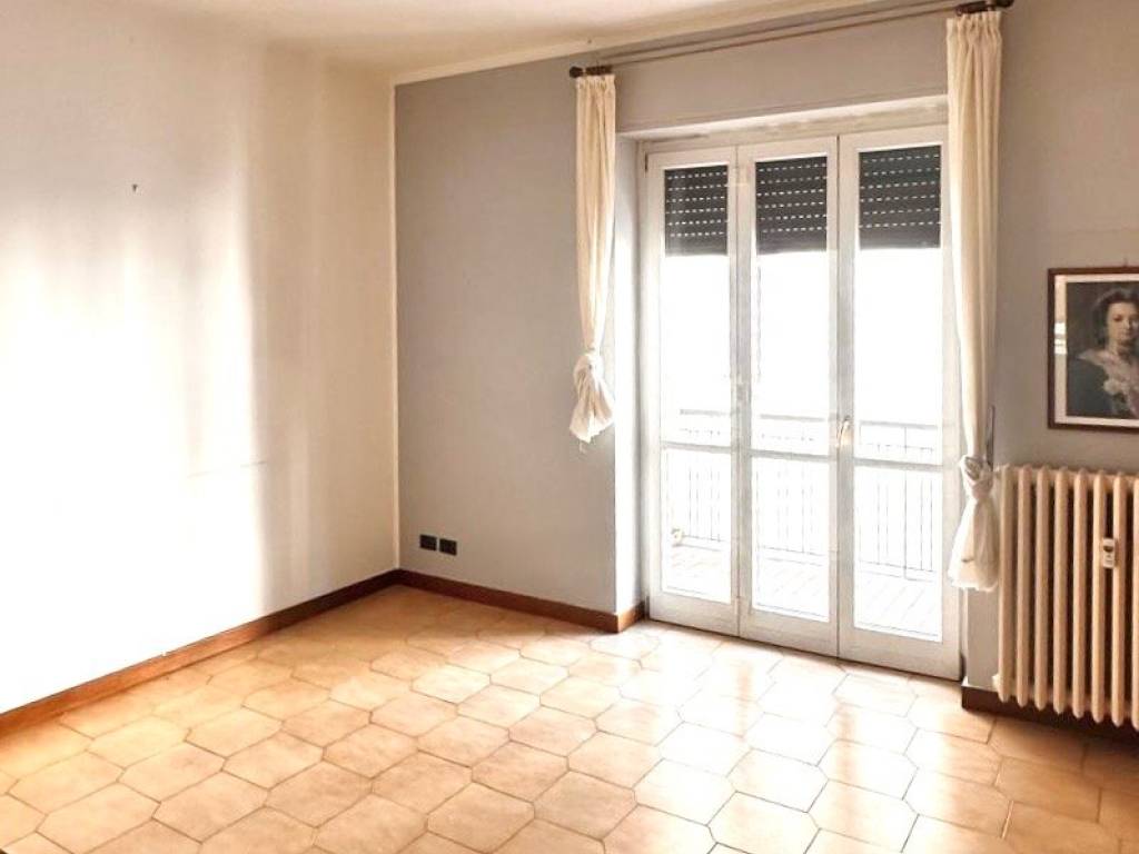 appartamento in vendita a Varese in zona Brunella