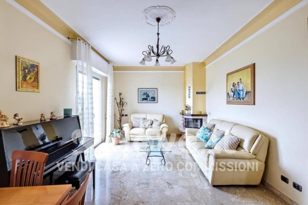 casa indipendente in vendita a Varese in zona Giubiano