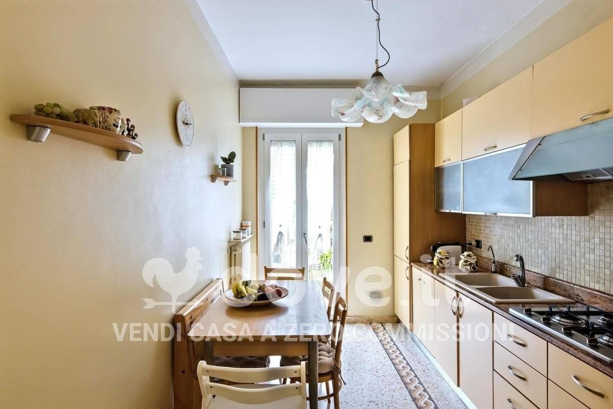 casa indipendente in vendita a Varese in zona Giubiano