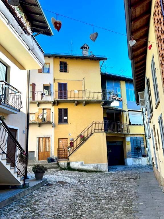 casa indipendente in vendita a Varese in zona Centro Città