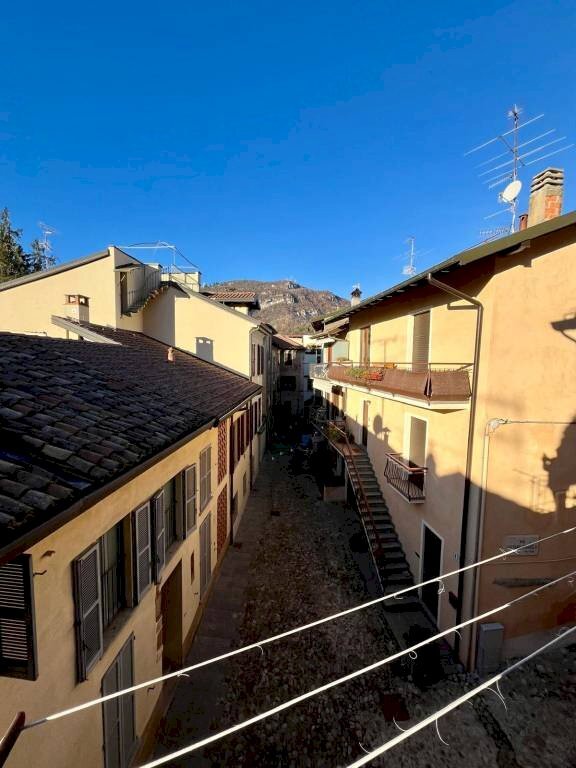 casa indipendente in vendita a Varese in zona Centro Città