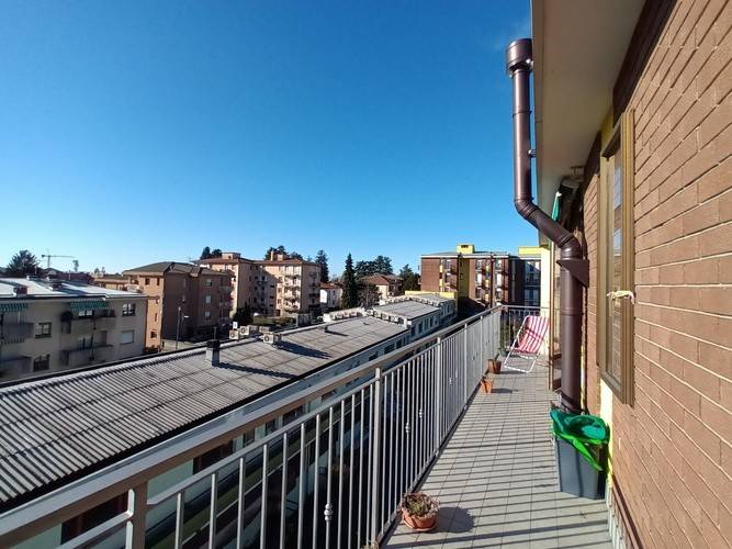 appartamento in vendita a Varese in zona Giubiano