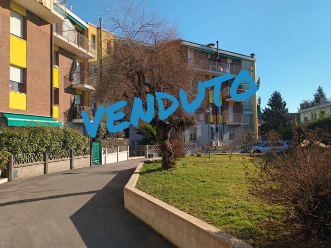 appartamento in vendita a Varese in zona Giubiano