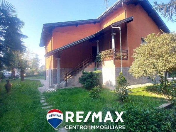 casa indipendente in vendita a Varese in zona Giubiano
