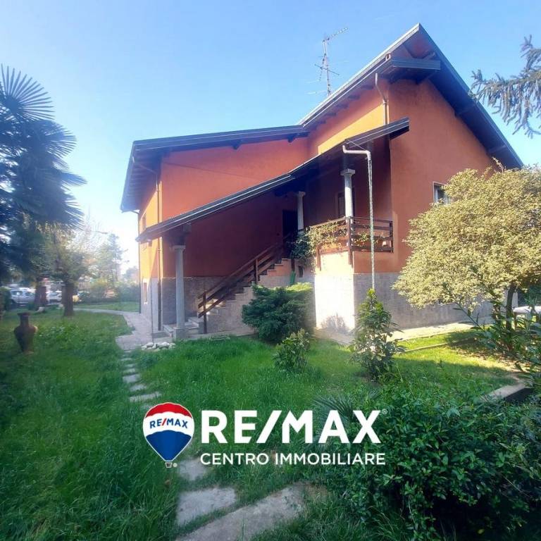 casa indipendente in vendita a Varese in zona Giubiano